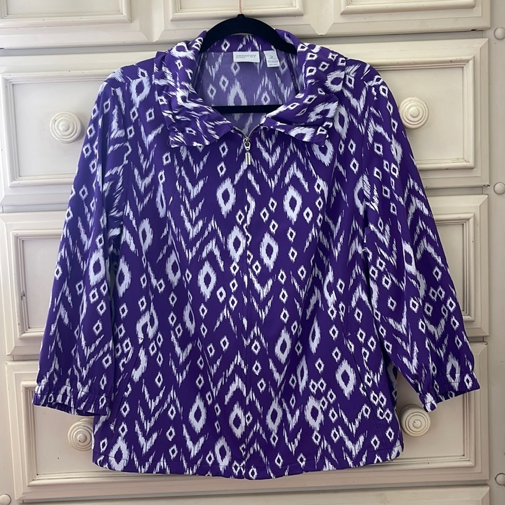 Euc Chico’s Zenergy Tribal Print Jacket.